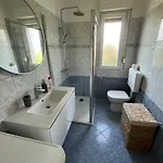 Four Waves Apartment New