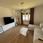 Four Waves Apartment New